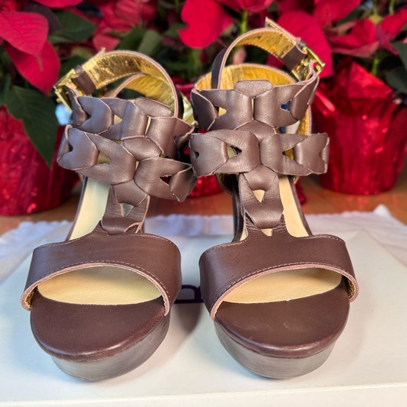 Bakers Brown Platform Sandal with Open Toe and High Heel - Picture 7 of 7